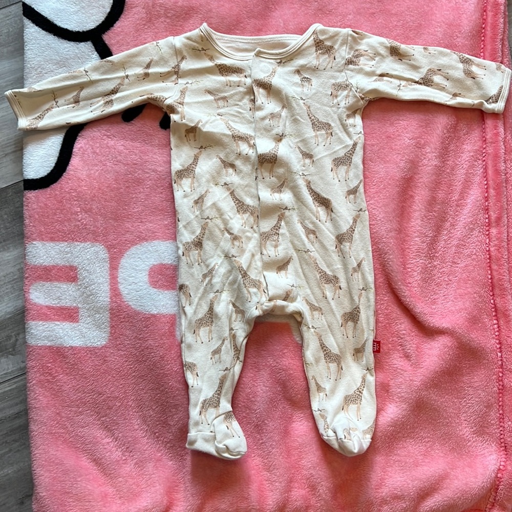 Magnetic Me Onesie 3-6 mos (12-16 lbs)